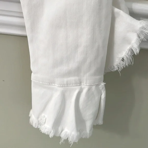 BLANK NYC White Ruffled Flared Hem Crop Length Jeans NWOT - Picture 11 of 12